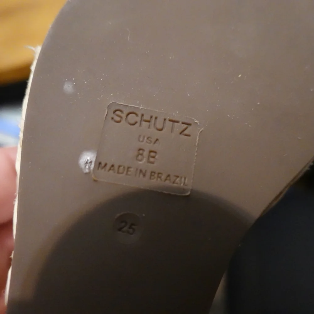 SCHUTZ White Slip-on Mule Sandals with Woven Raffia Covered Wedge Heel, size 8 - Picture 6 of 9